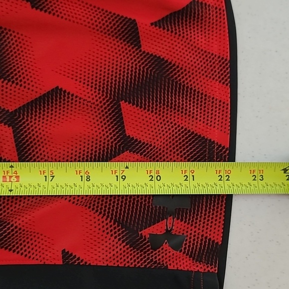 Under Armour boy's red and black athletic shorts size XL - Picture 4 of 5